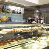 L�esercizio, fondato nel 2007 dal 35enne Tommaso De Nicol�, sforna croissant addirittura sino alle 14 del pomeriggio